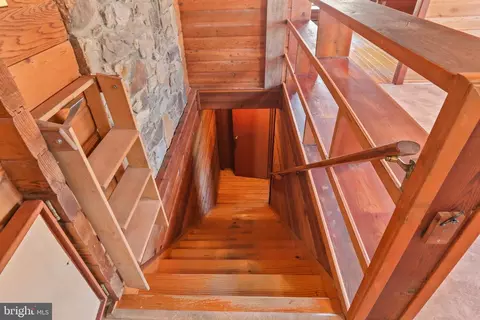 Entry Way - 225 Pine Grove Rd, Bluemont, VA 20135 photo 9 of 10