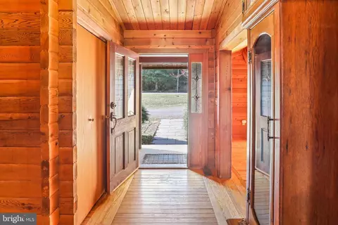 Entry Way - 225 Pine Grove Rd, Bluemont, VA 20135 photo 1 of 10