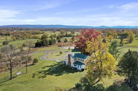 1344 Old Winchester Rd, Boyce, VA 22620