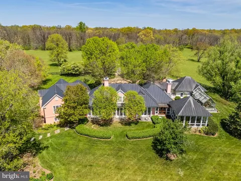154 Clay Hill Rd, Boyce, VA 22620