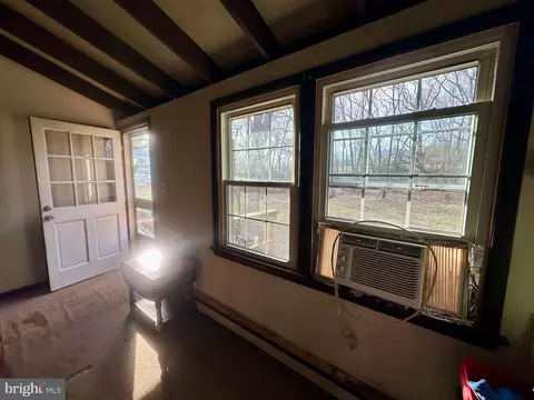 Entry Way - 1336 Old Winchester Rd, Boyce, VA 22620 photo 3 of 7