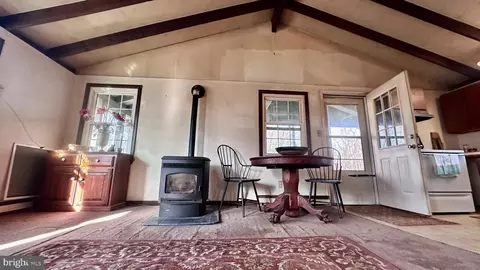 Entry Way - 1336 Old Winchester Rd, Boyce, VA 22620 photo 7 of 7