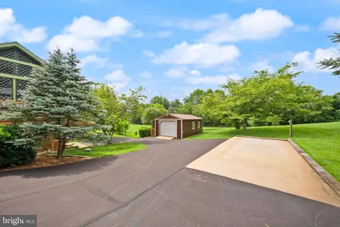 Exterior - 99 Fox Ln, White Post, VA 22663 photo 18 of 21