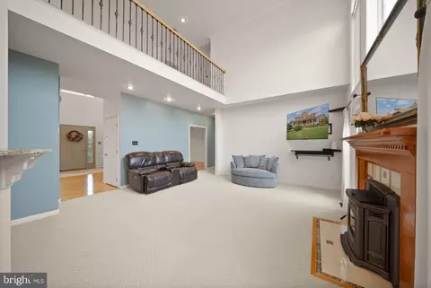 Living - 99 Fox Ln, White Post, VA 22663 photo 3 of 8