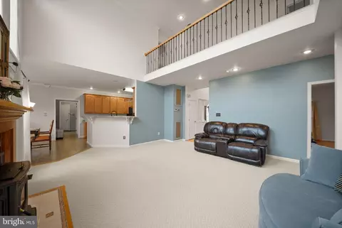Living - 99 Fox Ln, White Post, VA 22663 photo 4 of 8