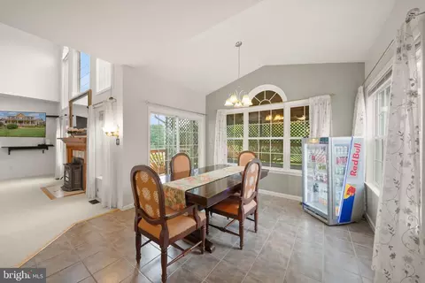 Dining - 99 Fox Ln, White Post, VA 22663 photo 3 of 3