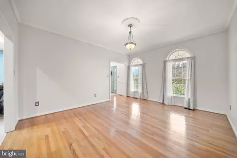 Living - 99 Fox Ln, White Post, VA 22663 photo 2 of 8