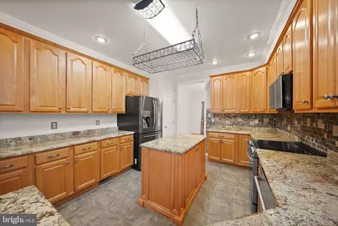Kitchen - 99 Fox Ln, White Post, VA 22663 photo 4 of 4