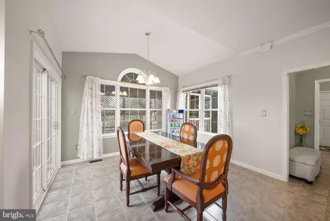 Dining - 99 Fox Ln, White Post, VA 22663 photo 2 of 3