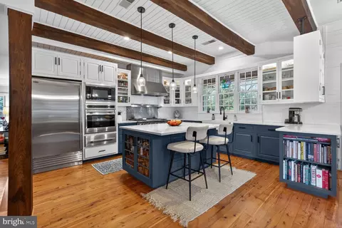 17641 Raven Rocks Rd, Bluemont, VA 20135