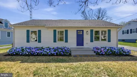 25 Byrd Ave, Berryville, VA 22611
