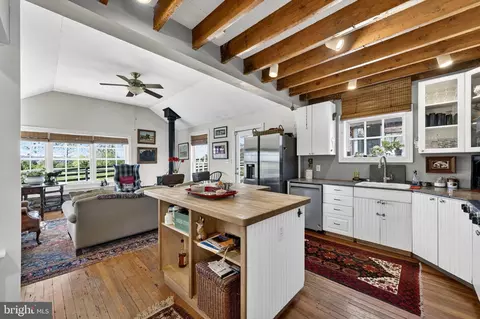 Kitchen - 871 Old Chapel Rd, Boyce, VA 22620 photo 2 of 4