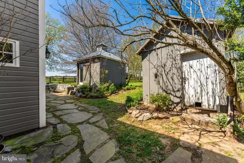 Exterior - 871 Old Chapel Rd, Boyce, VA 22620 photo 6 of 10