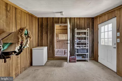 Entry Way - 871 Old Chapel Rd, Boyce, VA 22620 photo 22 of 22