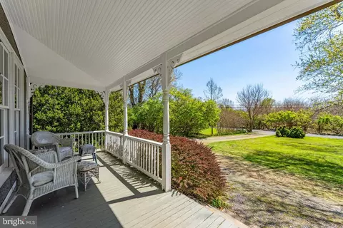 Exterior - 871 Old Chapel Rd, Boyce, VA 22620 photo 5 of 10