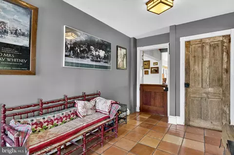 Entry Way - 871 Old Chapel Rd, Boyce, VA 22620 photo 9 of 22
