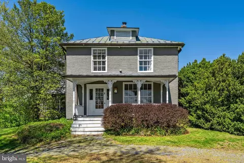 Exterior - 871 Old Chapel Rd, Boyce, VA 22620 photo 3 of 10