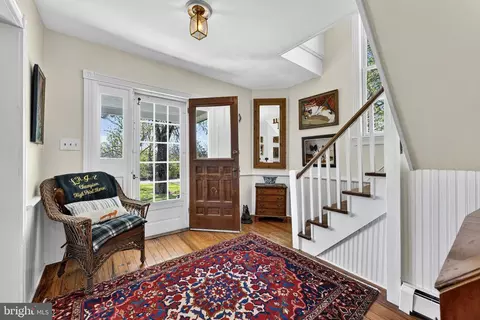 Entry Way - 871 Old Chapel Rd, Boyce, VA 22620 photo 2 of 22