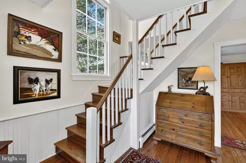 Entry Way - 871 Old Chapel Rd, Boyce, VA 22620 photo 5 of 22