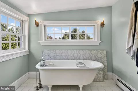 Bath - 871 Old Chapel Rd, Boyce, VA 22620 photo 5 of 7