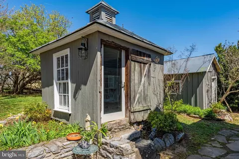 Exterior - 871 Old Chapel Rd, Boyce, VA 22620 photo 9 of 10