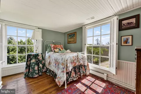 Bedroom - 871 Old Chapel Rd, Boyce, VA 22620 photo 4 of 10