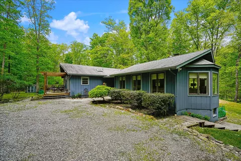 98 Cliff Ln, Bluemont, VA 20135