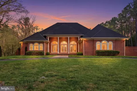 84 Rock Hall Farm Ln, Berryville, VA 22611