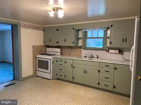 Kitchen - 2091 Old Chapel Rd, Boyce, VA 22620 photo 1 of 2