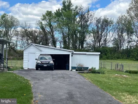 Exterior - 2091 Old Chapel Rd, Boyce, VA 22620 photo 2 of 3