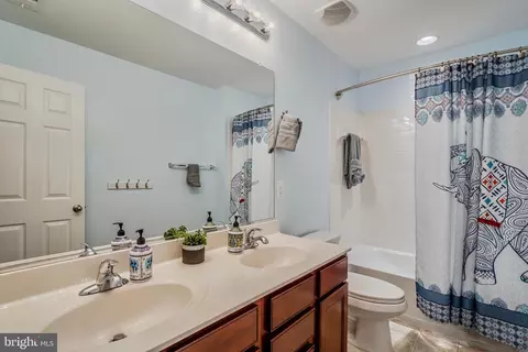 Bath - 231 Bradford Dr, Boyce, VA 22620 photo 2 of 3