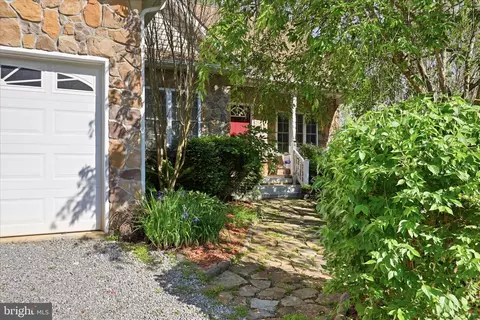 Exterior - 1721 Bishop Meade Rd, Boyce, VA 22620 photo 2 of 17