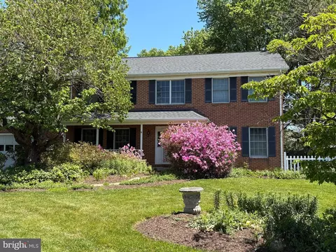 6 Battletown Dr, Berryville, VA 22611