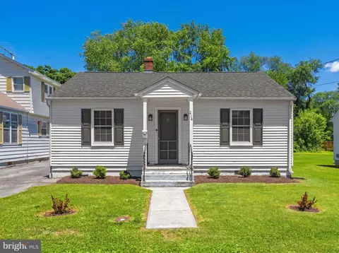 216 Walnut St, Berryville, VA 22611