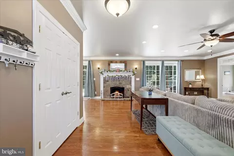 Entry Way - 59 Howards Ln, Boyce, VA 22620 photo 2 of 8