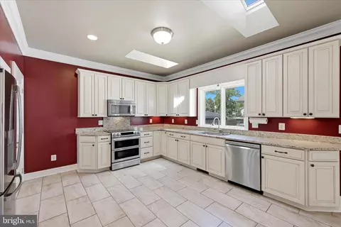 Kitchen - 59 Howards Ln, Boyce, VA 22620 photo 2 of 7