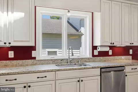 Kitchen - 59 Howards Ln, Boyce, VA 22620 photo 5 of 7