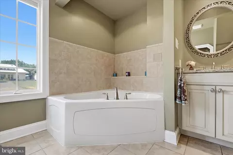 Bath - 59 Howards Ln, Boyce, VA 22620 photo 3 of 7