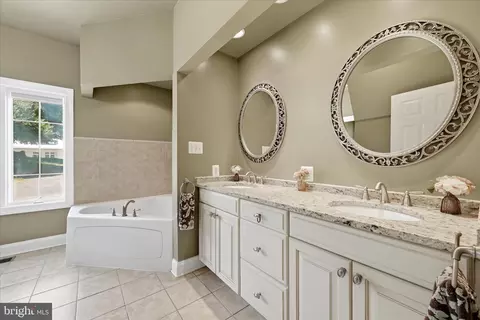 Bath - 59 Howards Ln, Boyce, VA 22620 photo 2 of 7