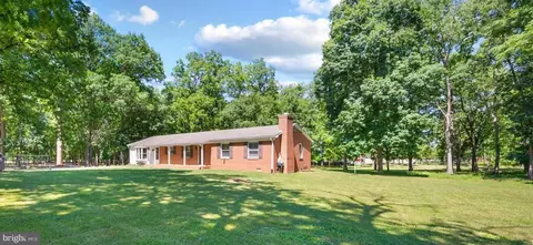 2085 Crums Church Rd, Berryville, VA 22611