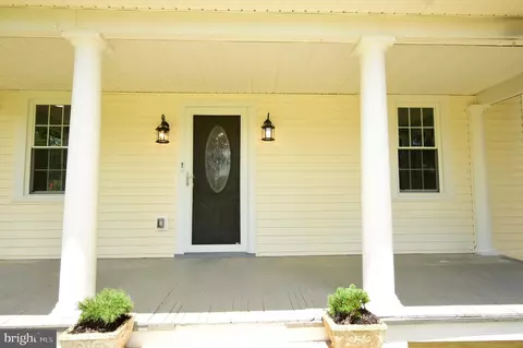 Exterior - 11 Virginia Ave, Boyce, VA 22620 photo 5 of 6