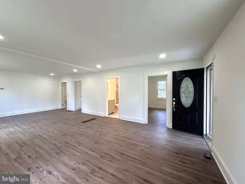 Living - 11 Virginia Ave, Boyce, VA 22620 photo 5 of 5