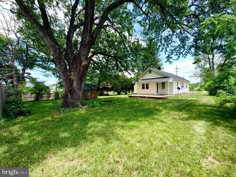 Exterior - 11 Virginia Ave, Boyce, VA 22620 photo 6 of 6