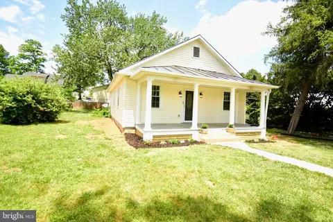 Exterior - 11 Virginia Ave, Boyce, VA 22620 photo 2 of 6