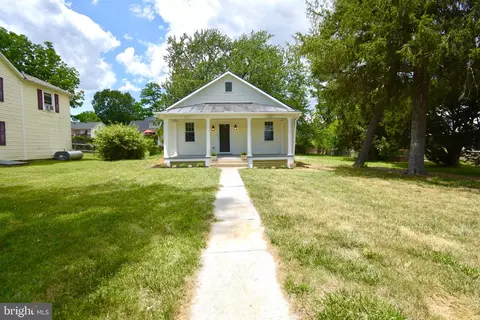 Exterior - 11 Virginia Ave, Boyce, VA 22620 photo 1 of 6