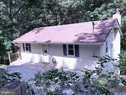 692 Laurel Ln, Bluemont, VA 20135