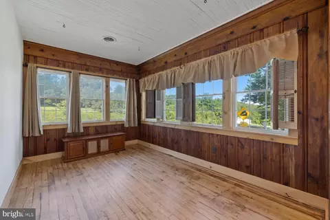 Exterior - 22540 Blue Ridge Mountain Rd, Paris, VA 20130 photo 5 of 11