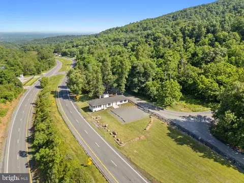 Exterior - 22540 Blue Ridge Mountain Rd, Paris, VA 20130 photo 2 of 11