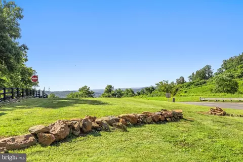 Exterior - 22540 Blue Ridge Mountain Rd, Paris, VA 20130 photo 11 of 11