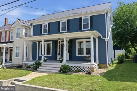 220 W Main St, Berryville, VA 22611